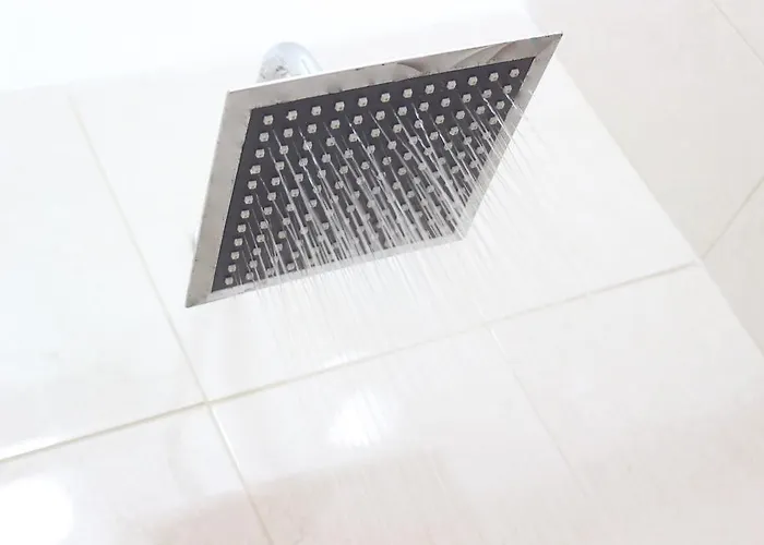 Rich&poor Hostel Albufeira