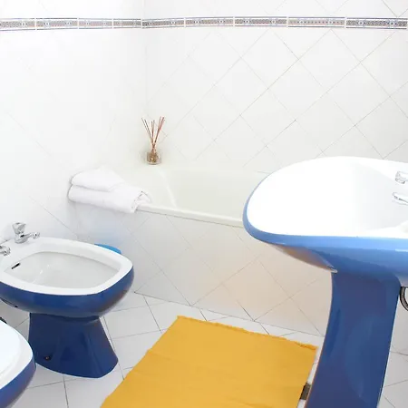 Hostel Rich & Poor Albufeira